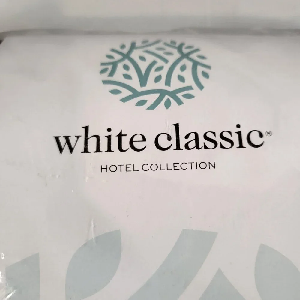 White Classic Collection Set of 2 Bath Matts 22x34 Brown